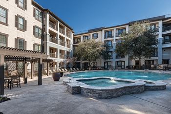 Hot tub surrounded by trellised seating