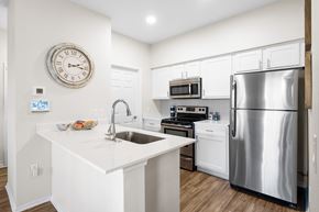 Phoenix apartment for rent - Stainless steel appliances - Sonterra Apartments at Paradise Valley