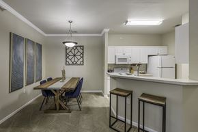 Fishers apartment for rent - Dedicated dining spaces - Lantern Woods Apartments