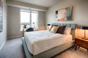 Edina apartment for rent - Well-lit carpeted bedrooms - Onyx Edina