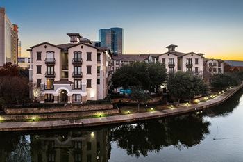Waterfront promenade on lake carolyn