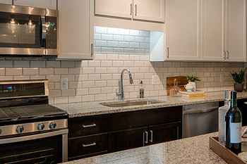 Tiled kitchen backsplashes
