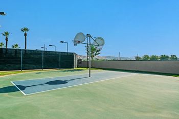 Barton vineyard apartments - basketball court