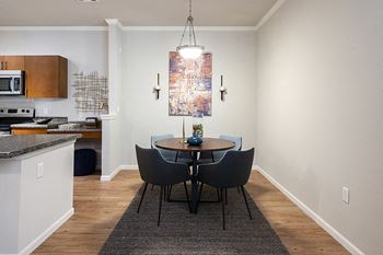 Nine-foot ceilings with crown molding