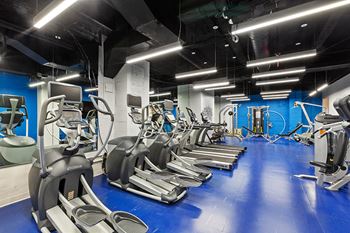 State-of-the-art fitness center - the republic apartments