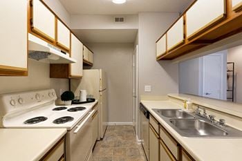 Refrigerator with ice maker