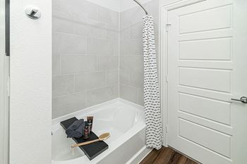 Oversized garden-style tubs