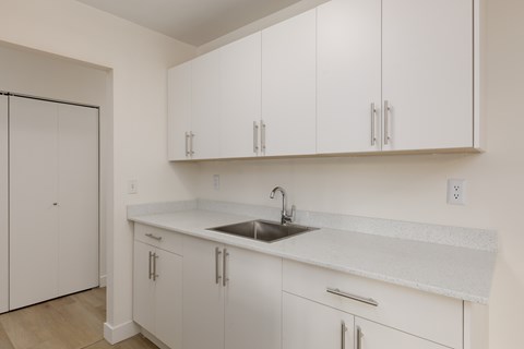 Floor plan for 1 bed, 1 bath, 650 sqft