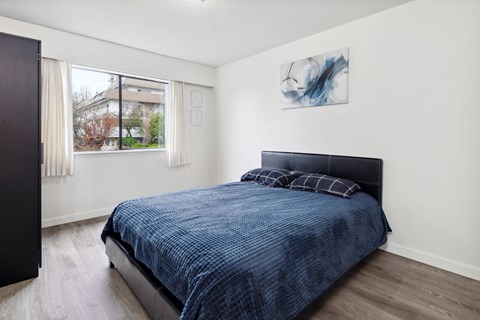 Floor plan for 3 beds, 1 bath, 893 sqft
