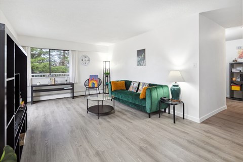 Floor plan for 2 beds, 2 baths, 881 sqft