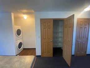 St. Paul apartment for rent - Large closet
