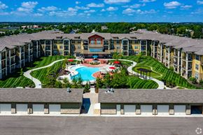 Olathe apartment for rent - Outdoor Amenities at Aspen Ridge 55+ Active Adult Community in Olathe, KS