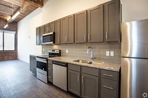 Leavenworth apartment for rent - kitchen with stainless steel appliances