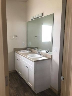 Colorado Springs townhouse for rent - Double Vanity Sinks in Luxury Townhomes