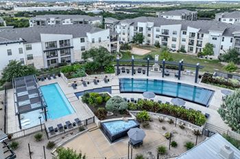 Resort-style, dual-level pool