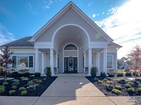Columbus apartment for rent - Heathermoor and Bedford Commons apartments leasing center