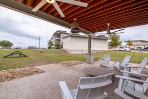 Austin apartment for rent - outdoor covered patio at Berkshire Santal apartments