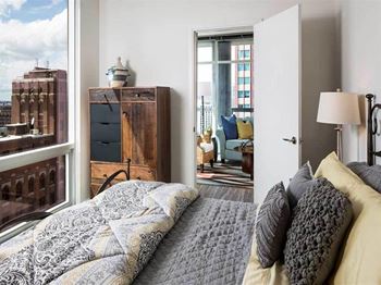 Studio convertible 1 and 2 bedroom
