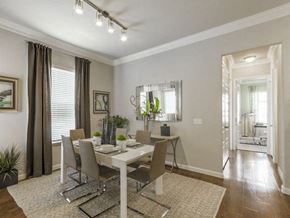Conroe apartment for rent - Impressive Dining Area at Berkshire Woodland, Conroe