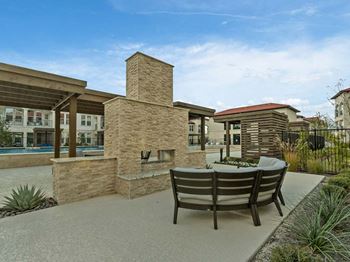 Outdoor dine and grill