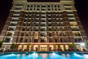 Houston apartment for rent - swimming pool at The Ivy apartments