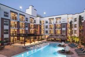 Houston apartment for rent - swimming pool at Tinsley on the Park apartments