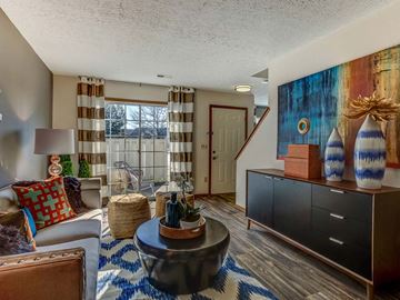 Columbus apartment for rent - a living room with a couch and a table