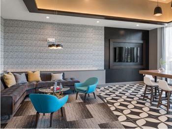 Social lounging & conversation areas