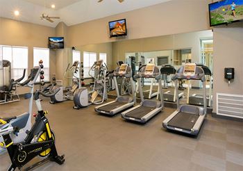 24-Hour high-endurance fitness center