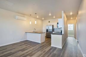 Broomfield townhouse for rent - large open kitchen with granite counters at Brownstones at Palisade Park, Broomfield,  Colorado