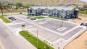 Casper apartment for rent - Image of building and parking