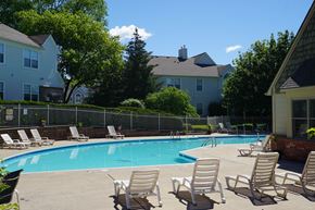 South Lyon apartment for rent - Sparkling Swimming Pool