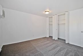 Warren apartment for rent - Spacious apartment bedroom at Huntington Club Apartments in Warren, Michigan