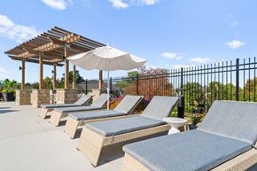Overland Park apartment for rent - Jefferson Pointe Townhomes Pool