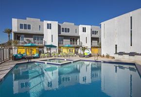 Phoenix townhouse for rent - the swimming pool at the resort at longboat key club at Novella Arcadia, Arizona, 85018