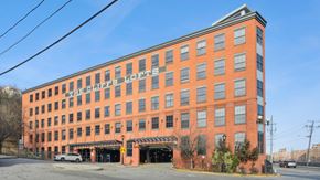 Jersey City apartment for rent - The Cliffs Lofts exterior showing drive in entrance
