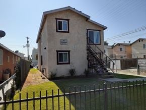 Los Angeles apartment for rent - A house with a sign that says "NO PARKING" on the front.