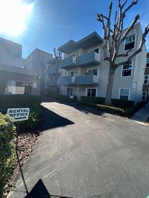 Eagle Rock apartment for rent - A sunny day at the rental office in front of apartment buildings.