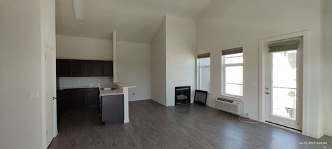 Floor plan for 2 beds, 1 bath, 906 sqft