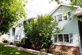 Portland apartment for rent - Elegant Exterior View Of Property at Wingsong Manor Apartments, Portland, Oregon