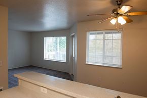 Portland apartment for rent - Breakfast Bar at Wingsong Manor Apartments, Portland, 97215