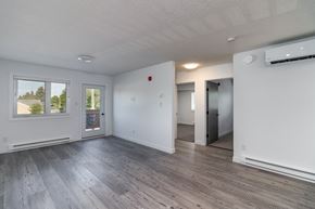 Brandon apartment for rent - 2605 Rosser Ave Brandon