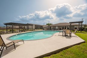 Victoria apartment for rent - Cool Swimming Pool at Summerstone Apartments, Victoria, 77901