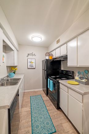 Victoria apartment for rent - Fully Equipped Eat-In Kitchen at Summerstone Apartments, Victoria, 77901