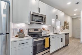 Dallas apartment for rent - bent tree lofts kitchen