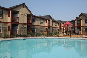 Chico apartment for rent - Chico Courtyards pool