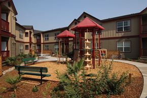Chico apartment for rent - Chico Courtyards Playground