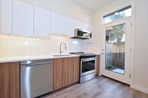 Floor plan for 2 beds, 1 bath, 831 sqft