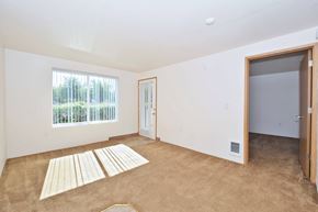 Troutdale apartment for rent - Cherry Ridge Living Area