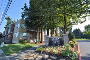 Gresham apartment for rent - Sienna Lofts monument entry